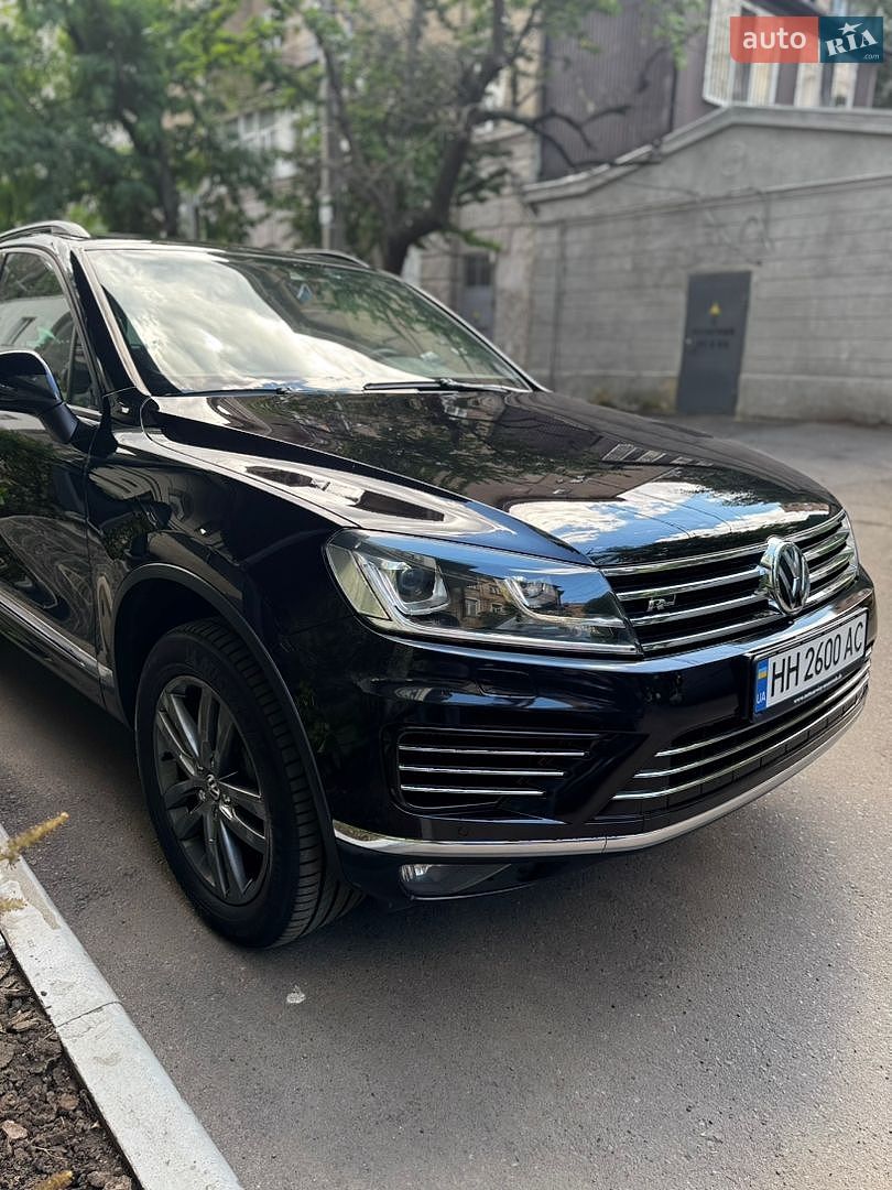 Volkswagen Touareg 2016 VIN WVGZZZ7PZHD011871 фото оголошення 2 з 26