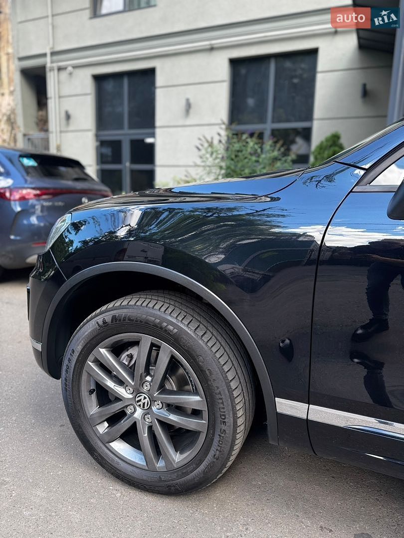 Volkswagen Touareg 2016 VIN WVGZZZ7PZHD011871 фото оголошення 15 з 26
