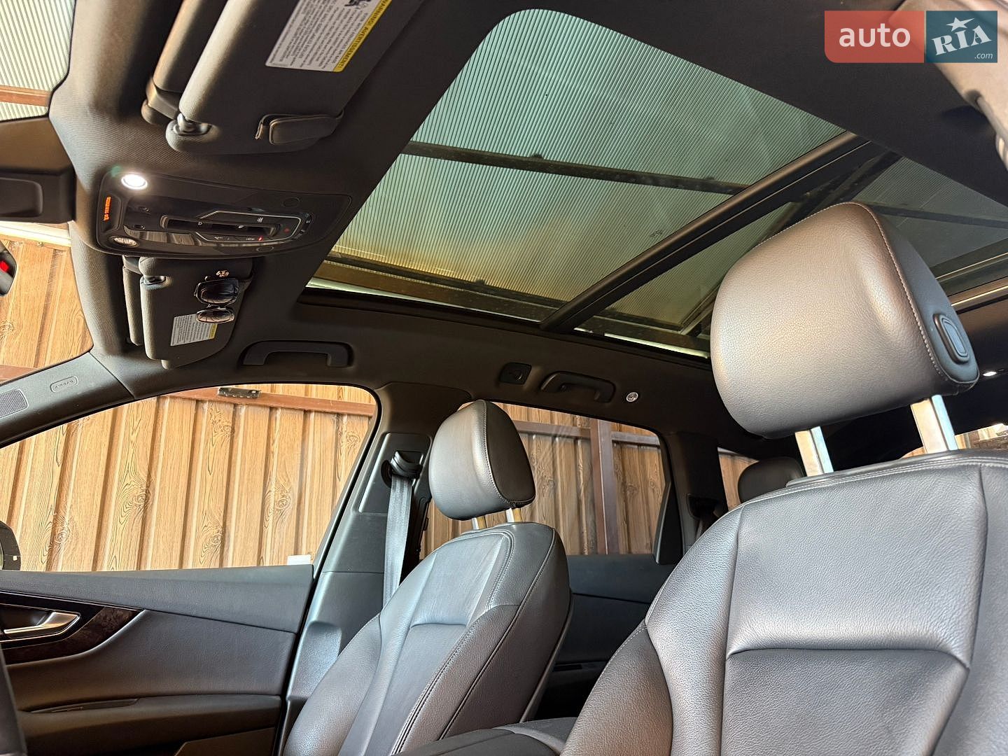 Audi Q7 2019 VIN WA1LABF72KD034604 фото оголошення 14 з 19