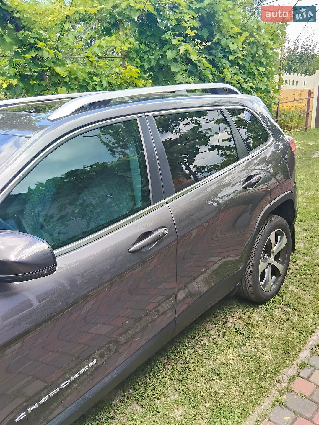 Jeep Cherokee 2018 VIN 1C4PJLDB5KD327045 фото оголошення 4 з 17