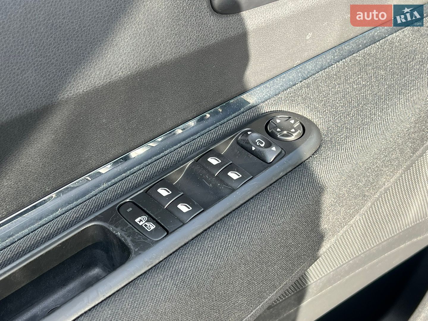 Peugeot 3008 2013 VIN VF30URHHADS008504 фото оголошення 33 з 48