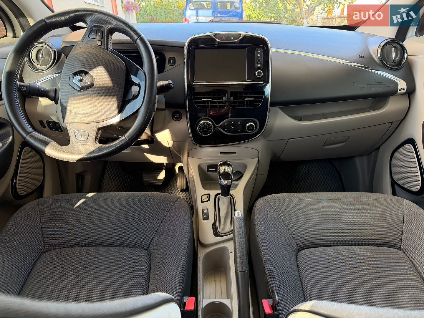 Renault Zoe 2014 VIN VF1AGVYA051937528 фото оголошення 6 з 10