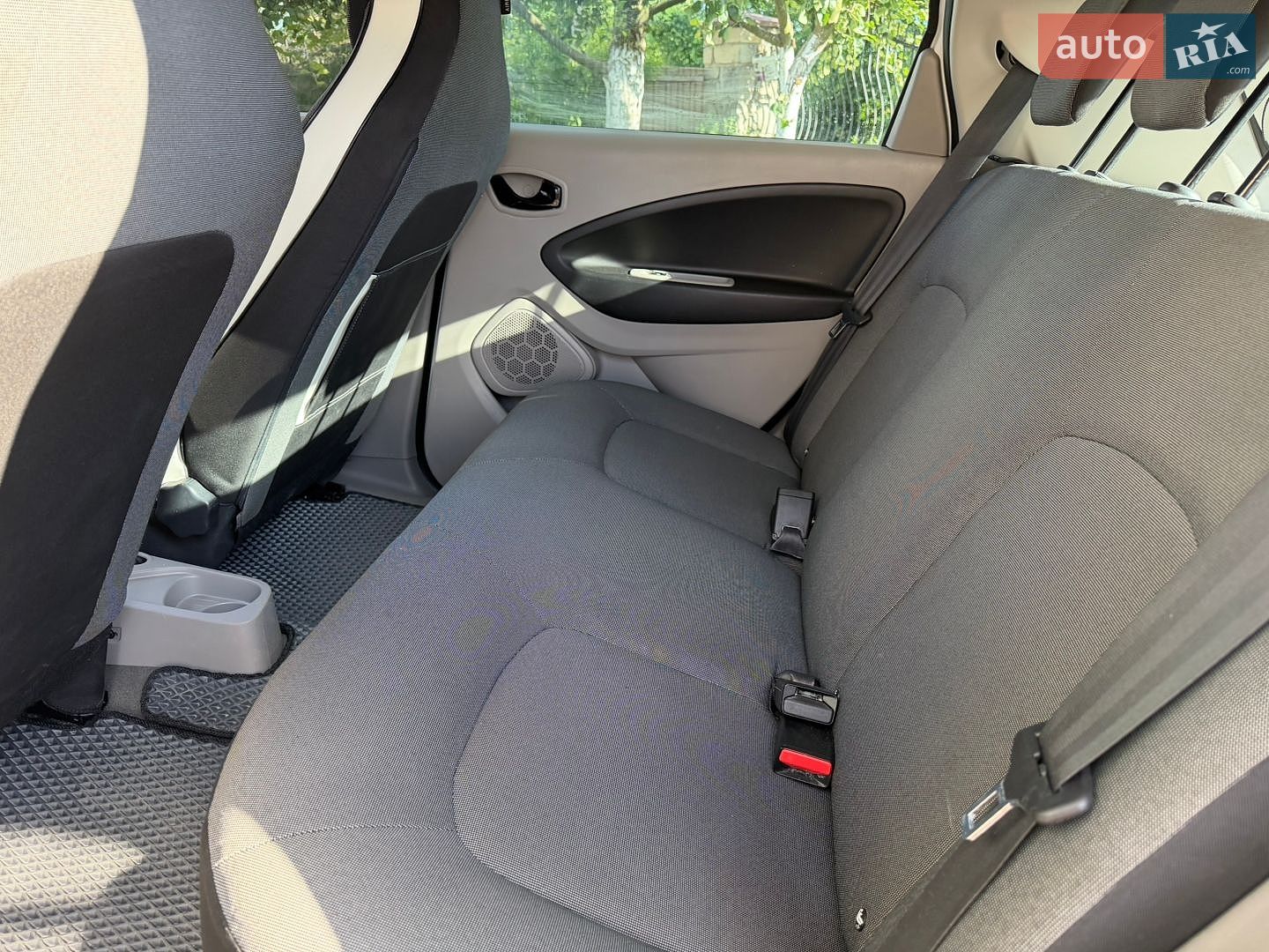 Renault Zoe 2014 VIN VF1AGVYA051937528 фото оголошення 9 з 10