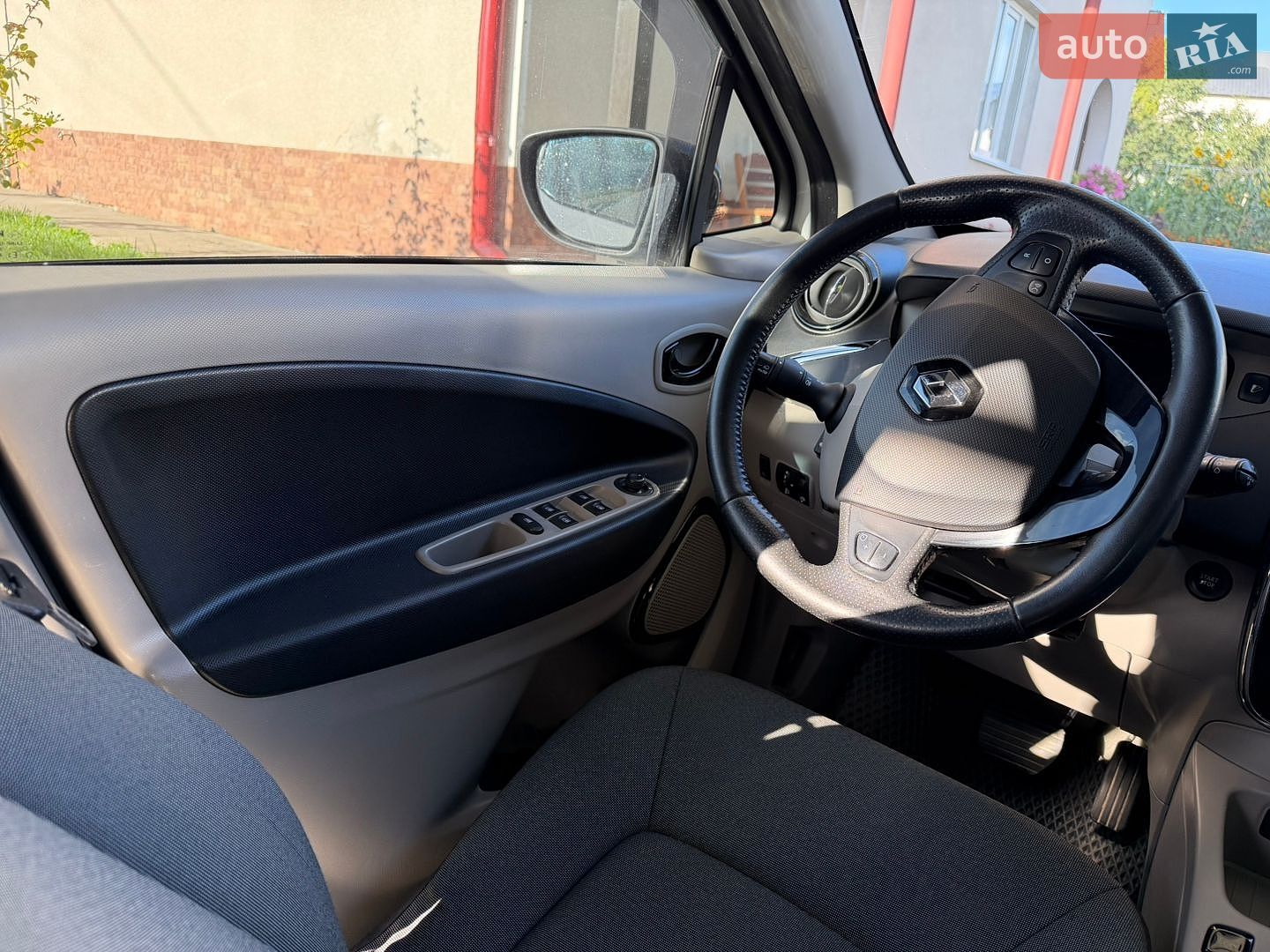 Renault Zoe 2014 VIN VF1AGVYA051937528 фото оголошення 7 з 10