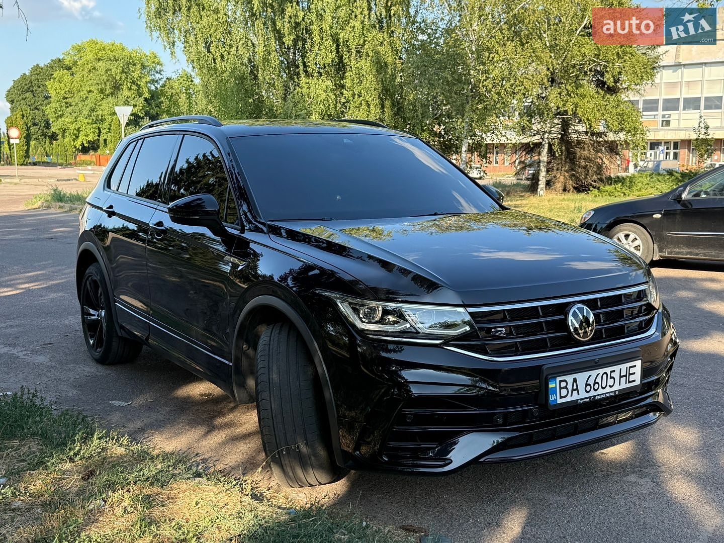 Volkswagen Tiguan 2022 VIN WVGZZZ5N1PW503870 фото оголошення 2 з 12