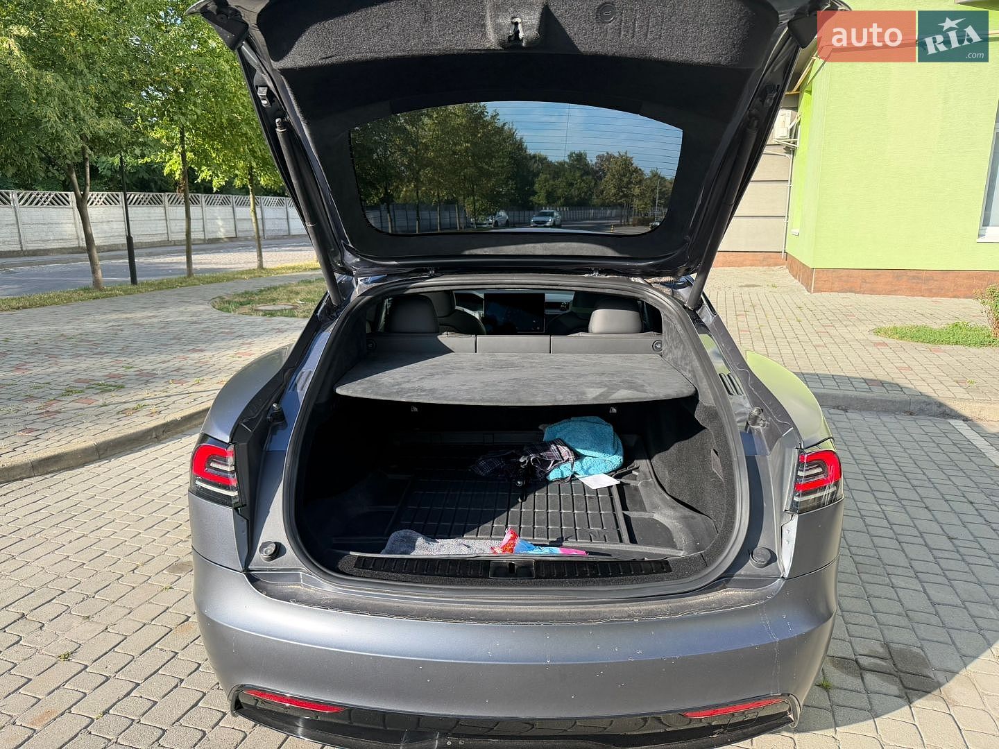 Tesla Model S 2023 VIN 5YJSA1E66PF510955 фото оголошення 8 з 12