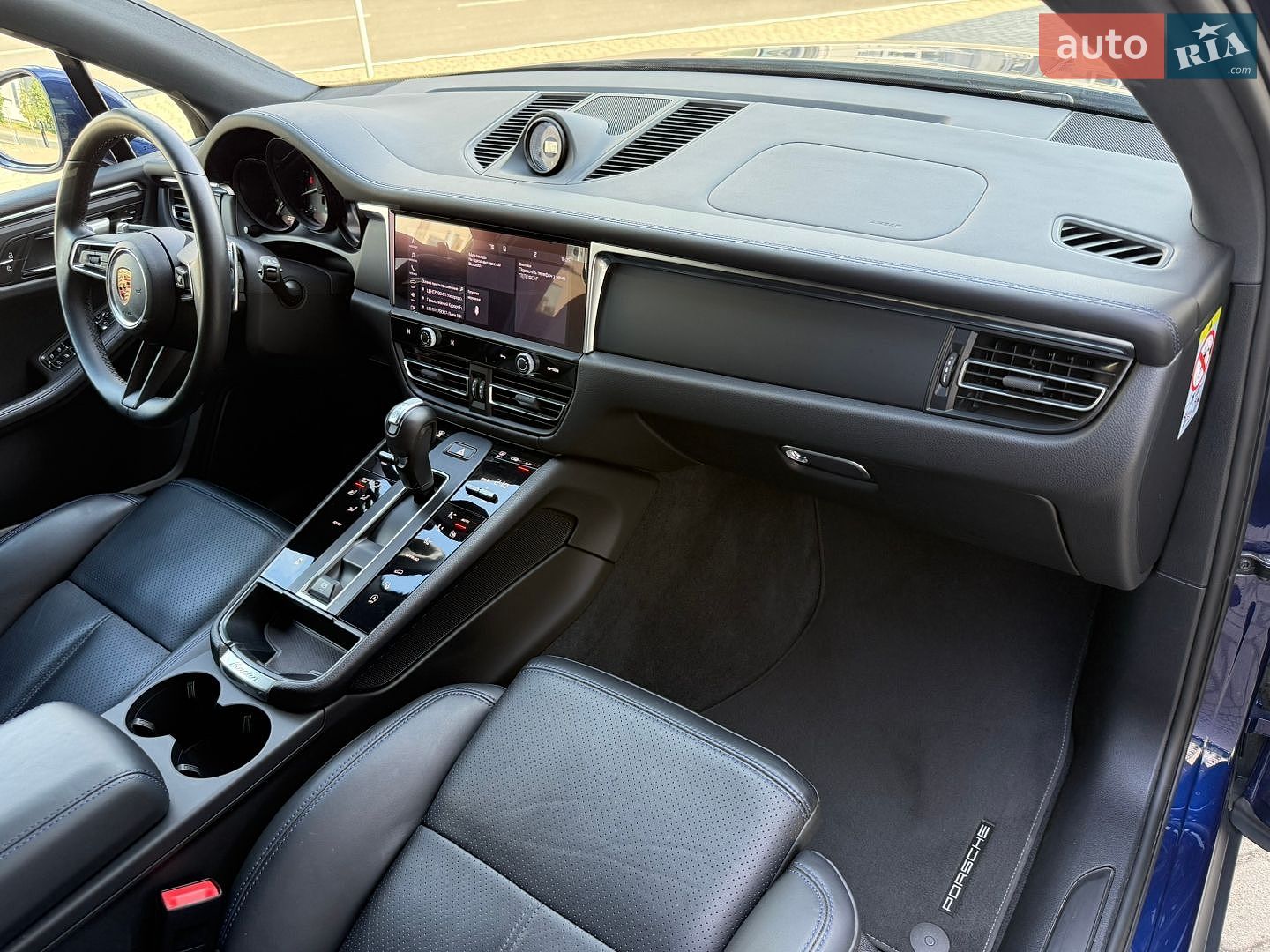 Porsche Macan 2024 VIN WP1ZZZ95ZRLB17571 фото оголошення 26 з 40