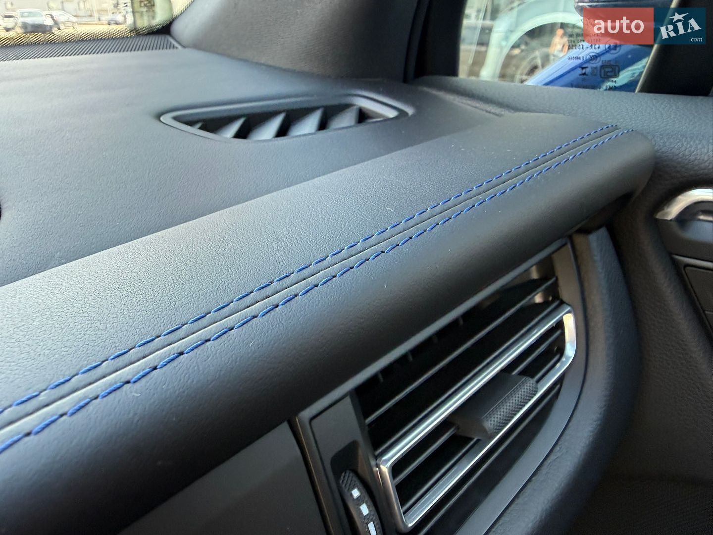 Porsche Macan 2024 VIN WP1ZZZ95ZRLB17571 фото оголошення 28 з 40