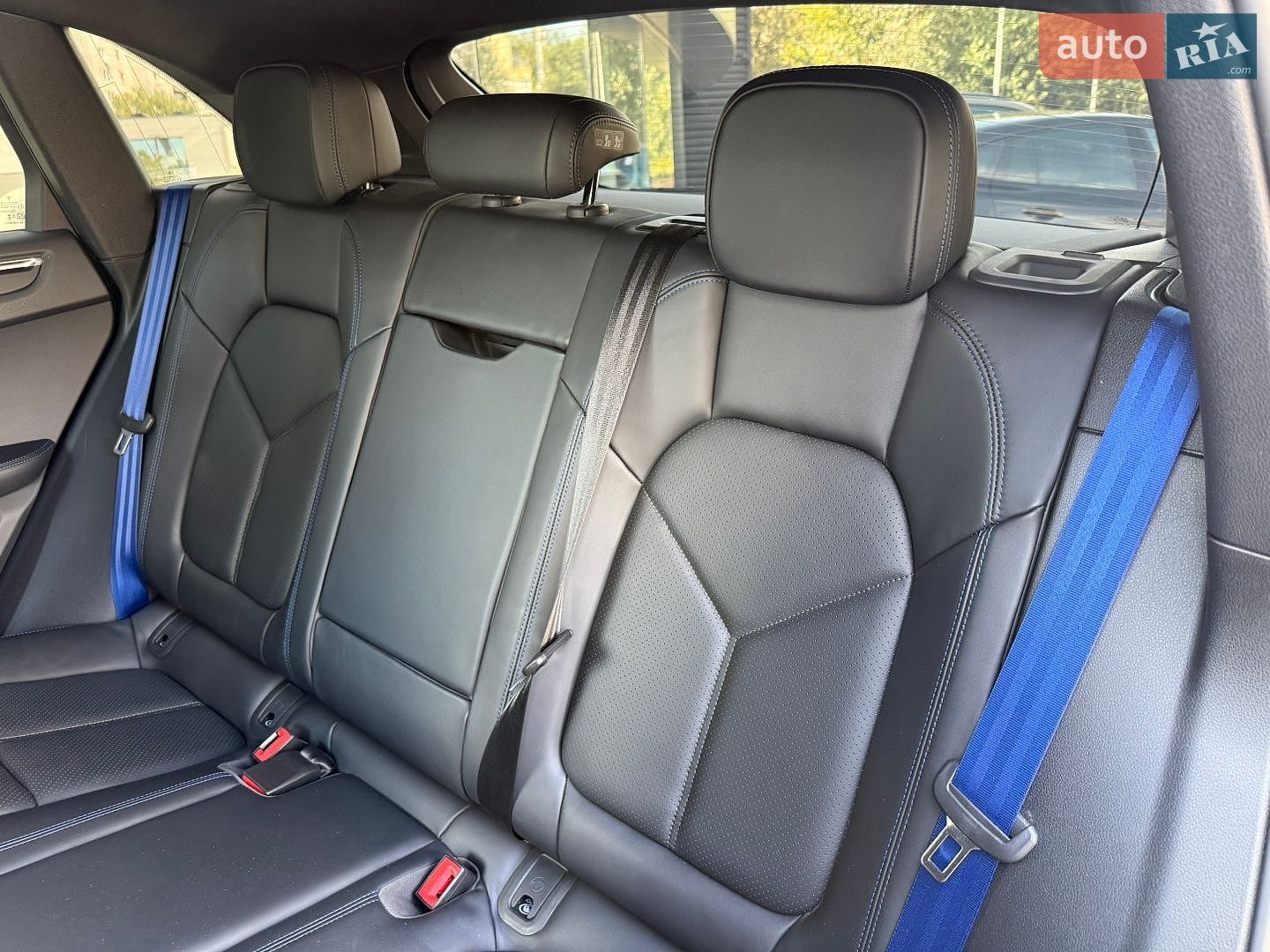 Porsche Macan 2024 VIN WP1ZZZ95ZRLB17571 фото оголошення 34 з 40
