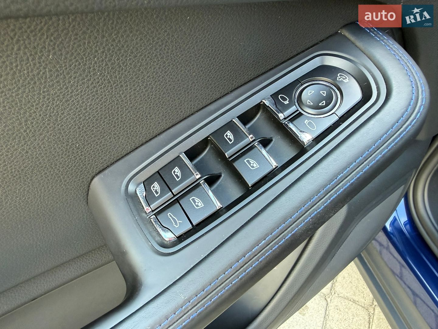 Porsche Macan 2024 VIN WP1ZZZ95ZRLB17571 фото оголошення 36 з 40