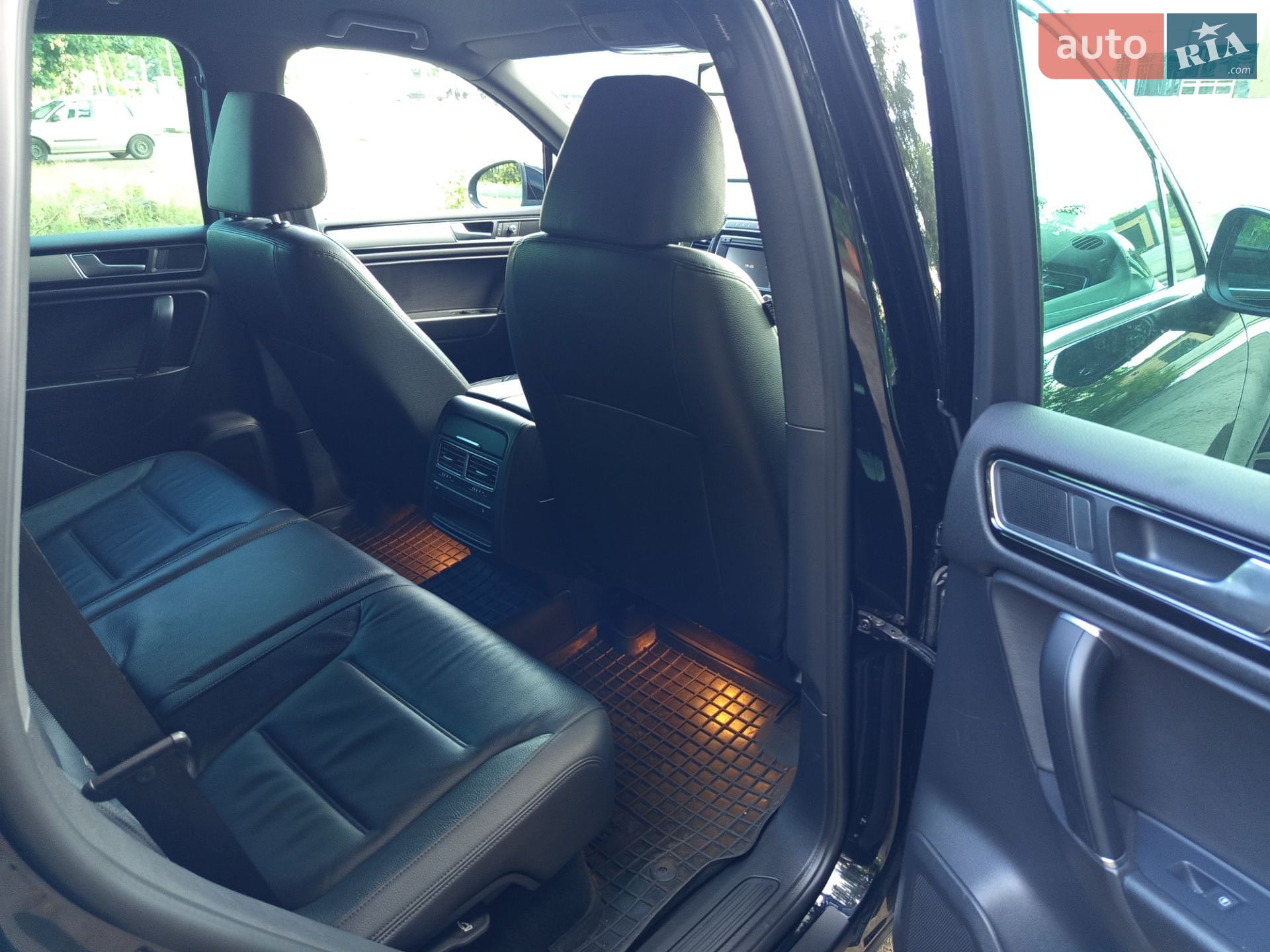 Volkswagen Touareg 2015 VIN WVGZZZ7PZGD018531 фото оголошення 41 з 59