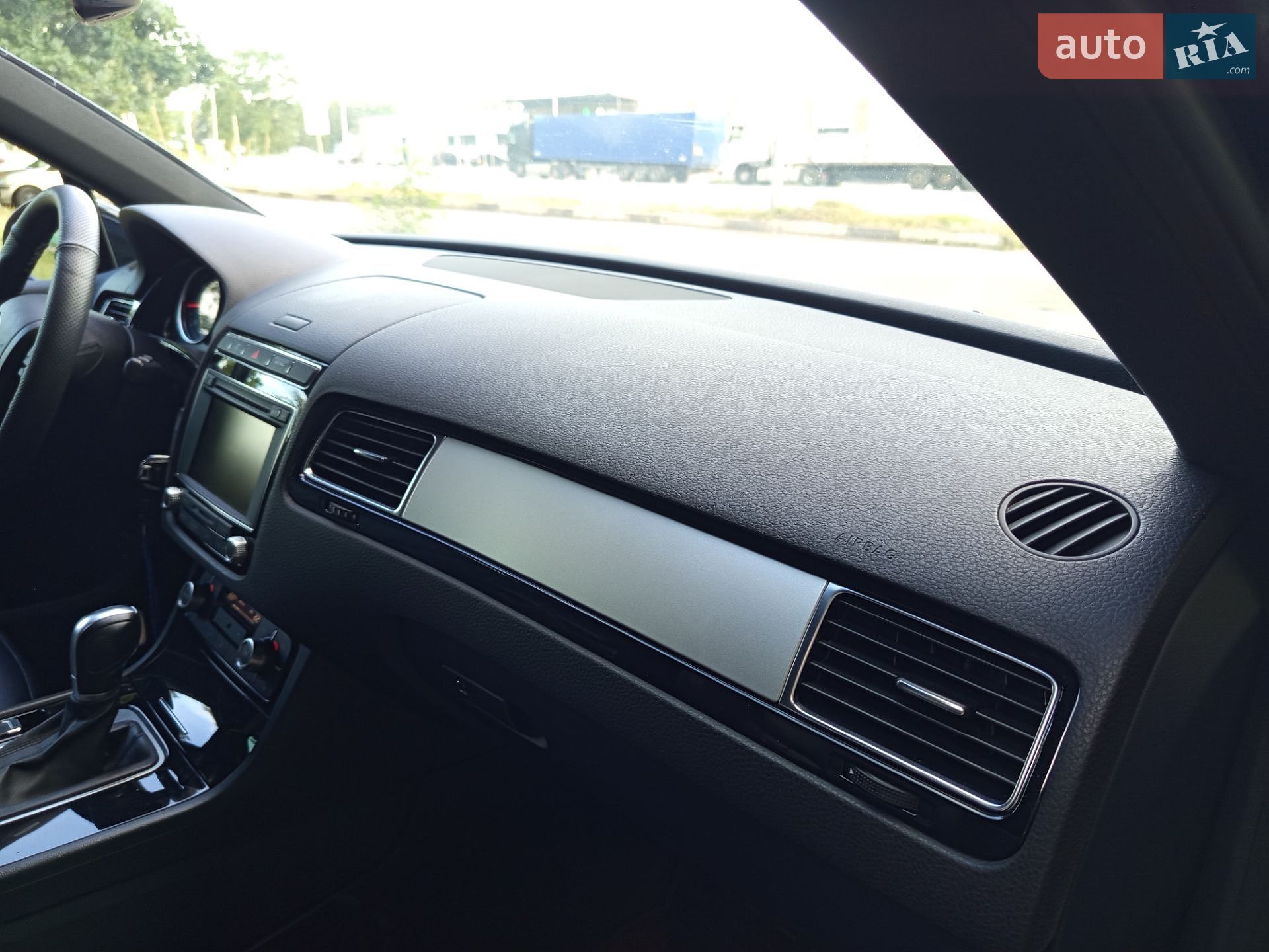Volkswagen Touareg 2015 VIN WVGZZZ7PZGD018531 фото оголошення 44 з 59