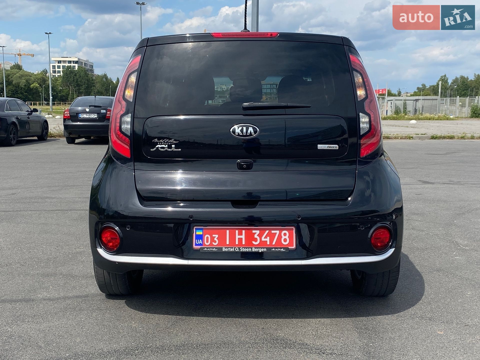 Kia Soul 2018 VIN KNAJX81EFJ7032078 фото оголошення 4 з 37
