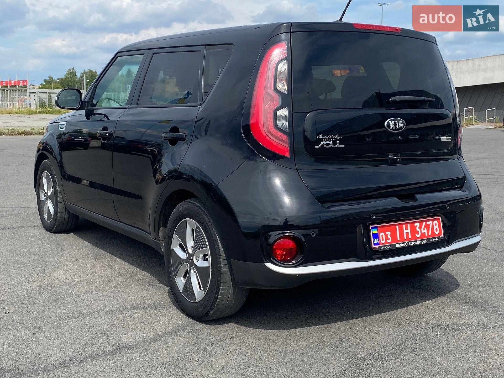 Kia Soul 2018 VIN KNAJX81EFJ7032078 фото оголошення 7 з 37