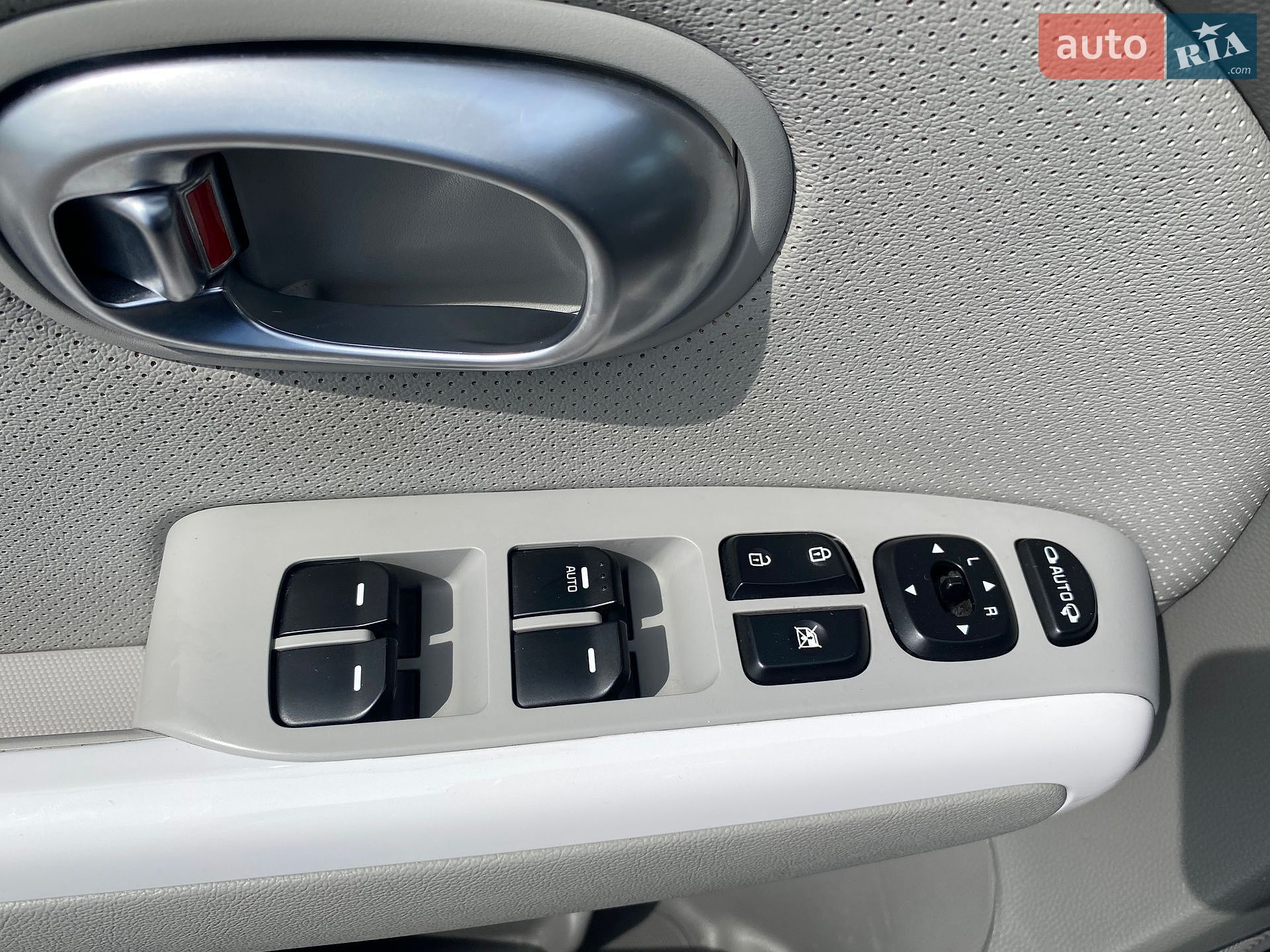 Kia Soul 2018 VIN KNAJX81EFJ7032078 фото оголошення 19 з 37