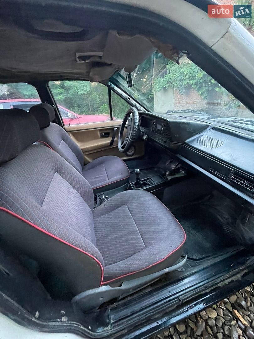 Volkswagen Passat 1986 VIN WVWZZZ32ZGE093075 фото оголошення 39 з 80