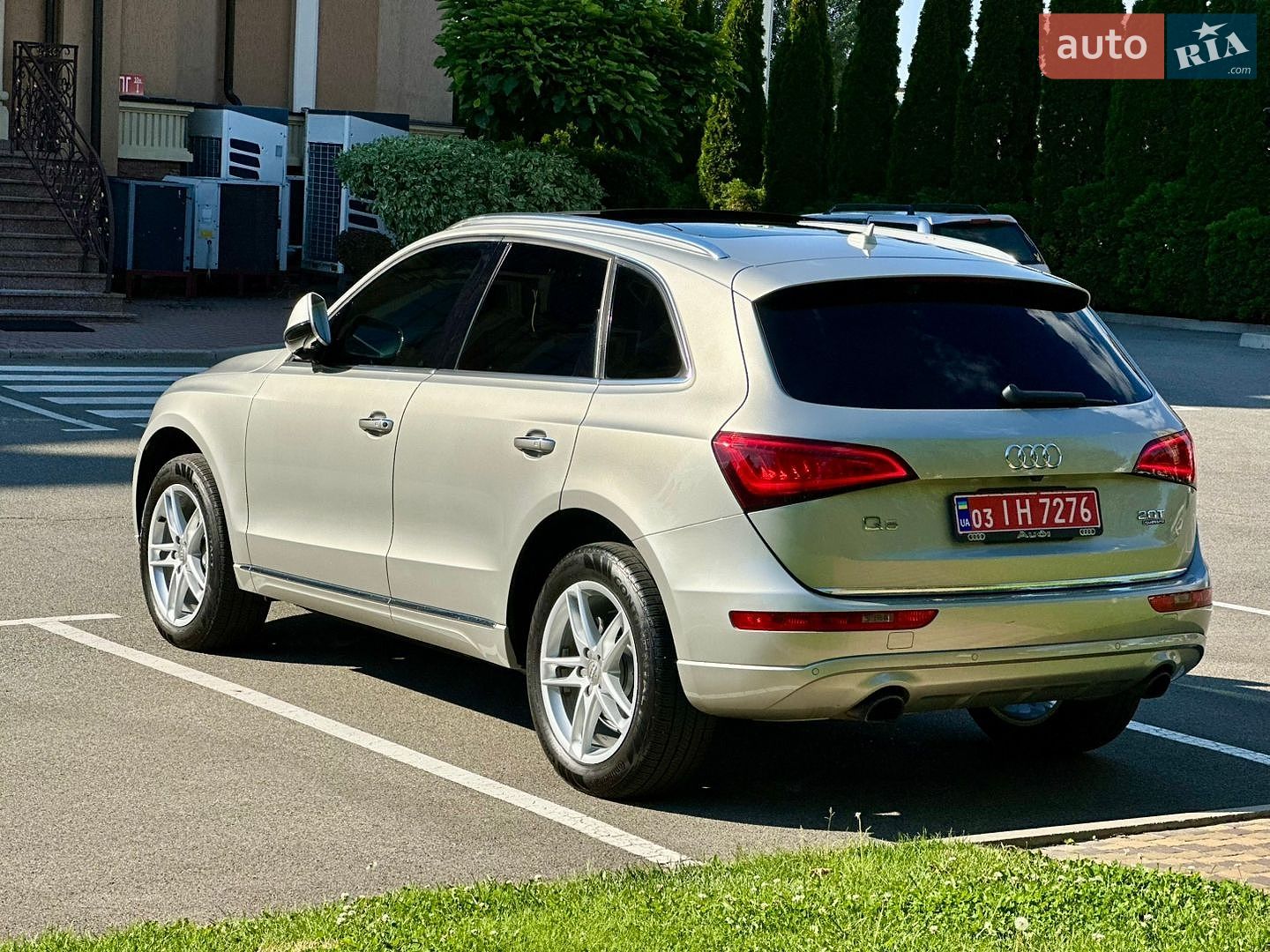 Audi Q5 2017 VIN WA1L2AFP3HA023404 фото оголошення 10 з 71