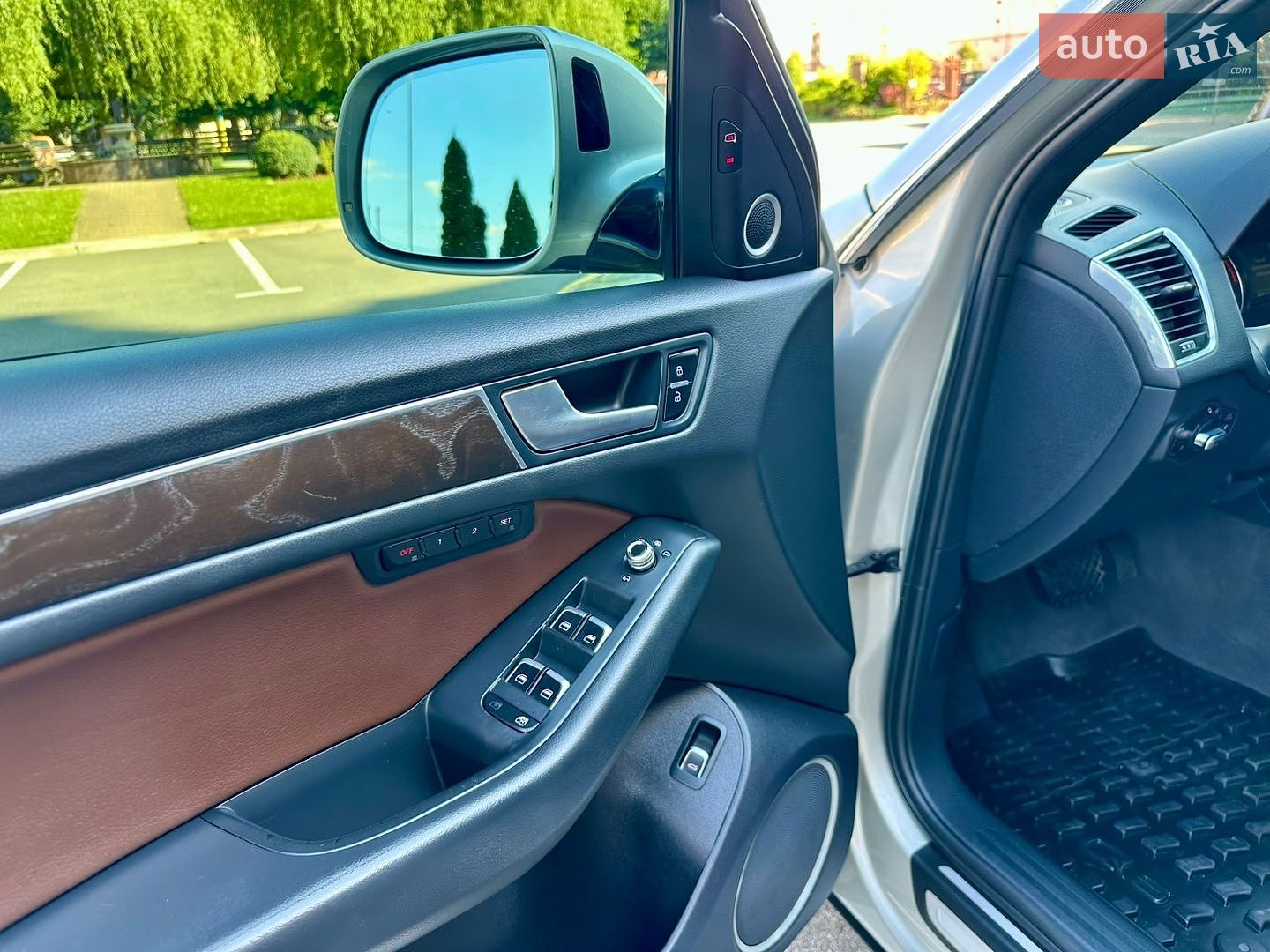 Audi Q5 2017 VIN WA1L2AFP3HA023404 фото оголошення 33 з 71
