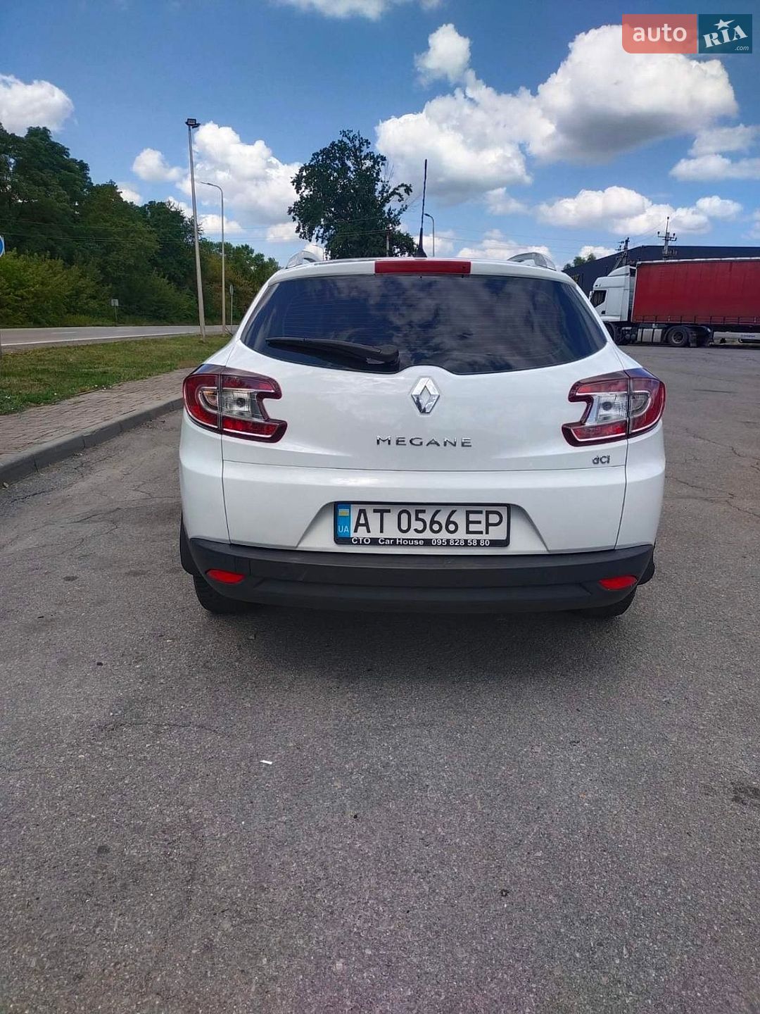 Renault Megane 2014 VIN VF1KZ100650594442 фото оголошення 2 з 13