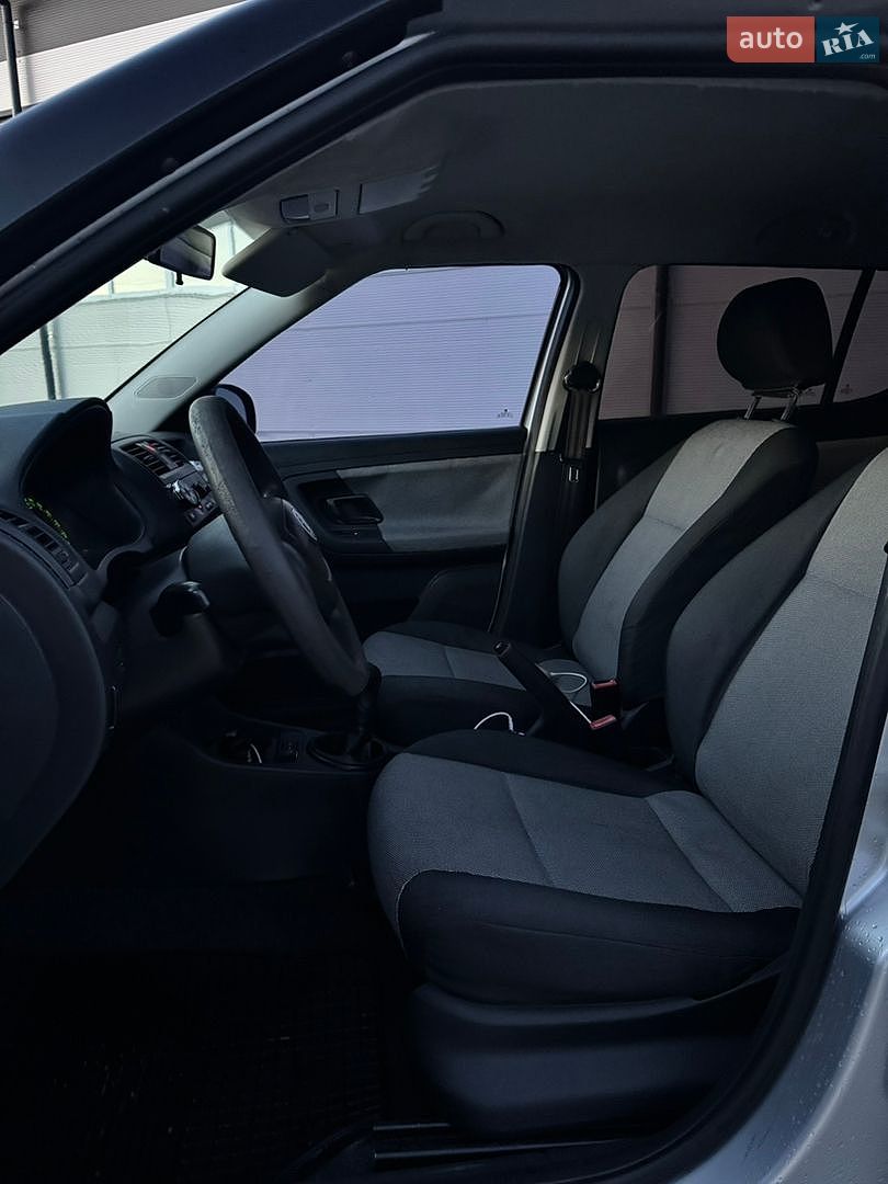 Skoda Fabia 2012 VIN TMBEH15J7CB501983 фото оголошення 8 з 14
