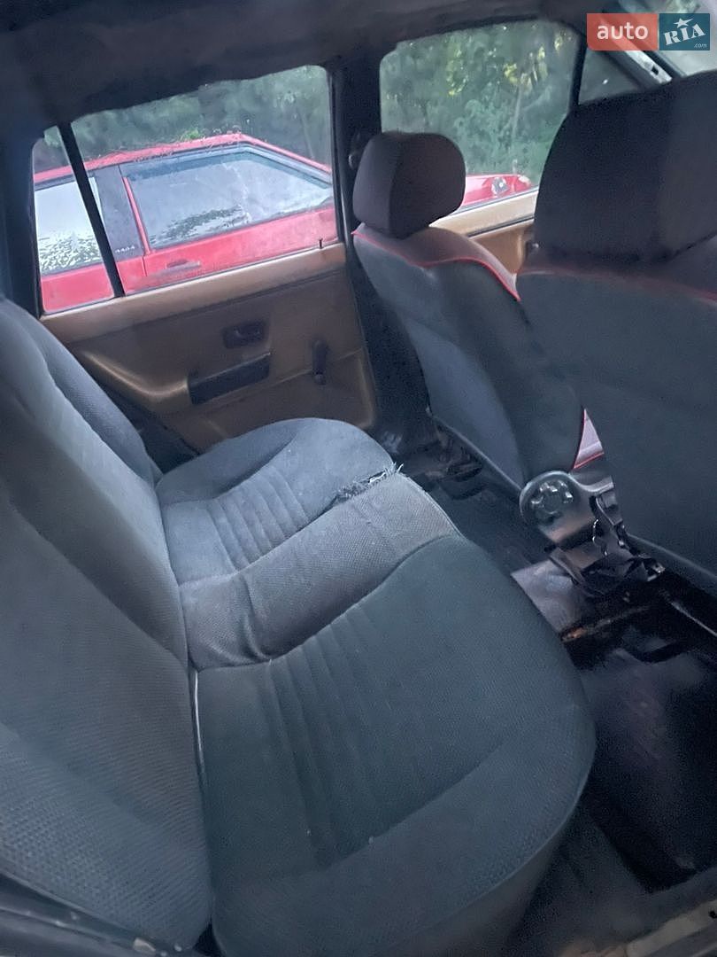 Volkswagen Passat 1986 VIN WVWZZZ32ZGE093075 фото оголошення 43 з 80