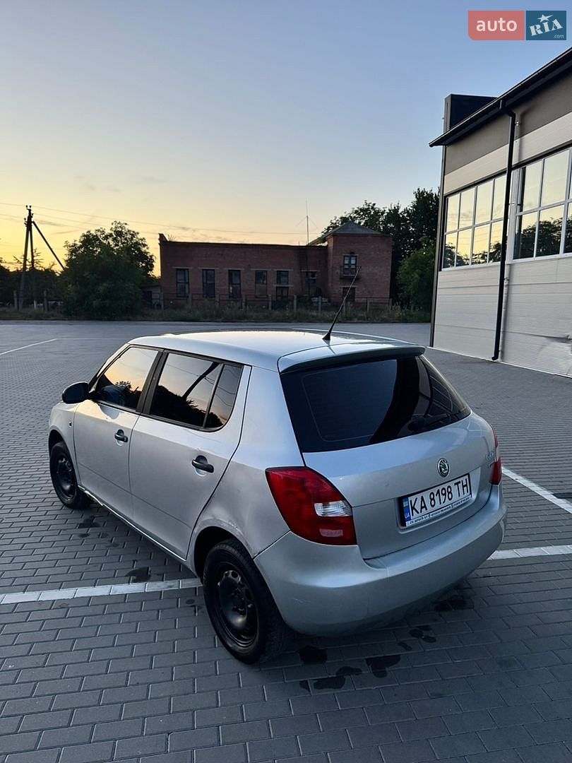Skoda Fabia 2012 VIN TMBEH15J7CB501983 фото оголошення 4 з 14