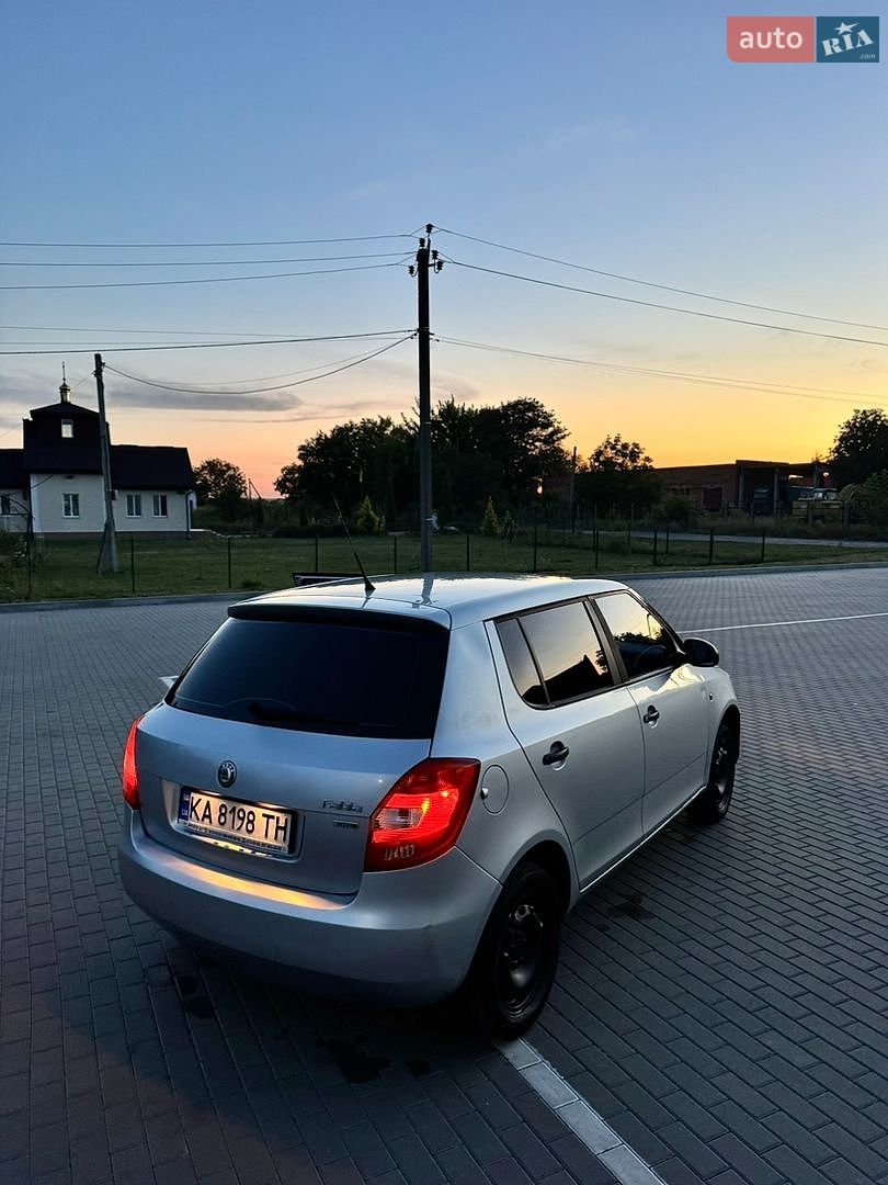 Skoda Fabia 2012 VIN TMBEH15J7CB501983 фото оголошення 2 з 14
