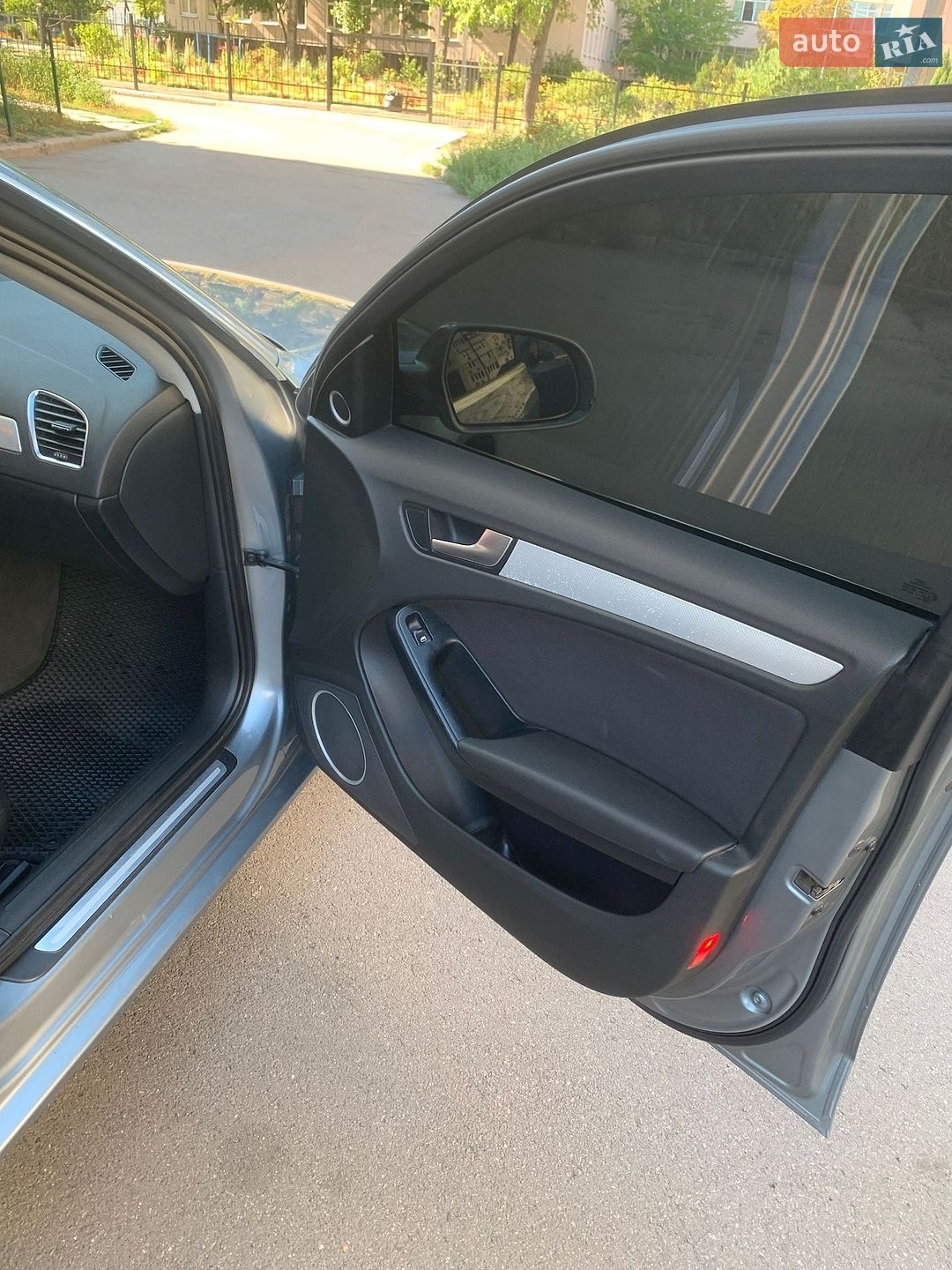 Audi A4 2009 VIN WAUZZZ8K0AA105153 фото оголошення 8 з 17