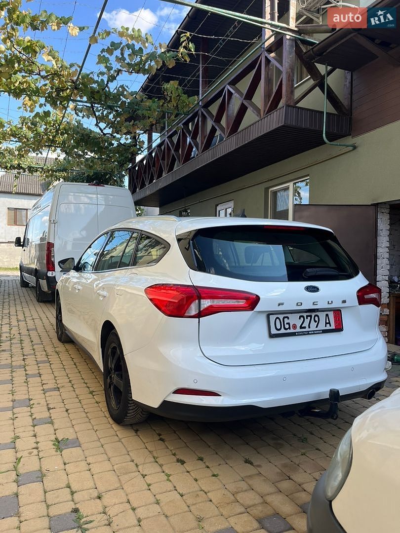 Ford Focus 2020 VIN WF0PXXGCHPLK08749 фото оголошення 2 з 17