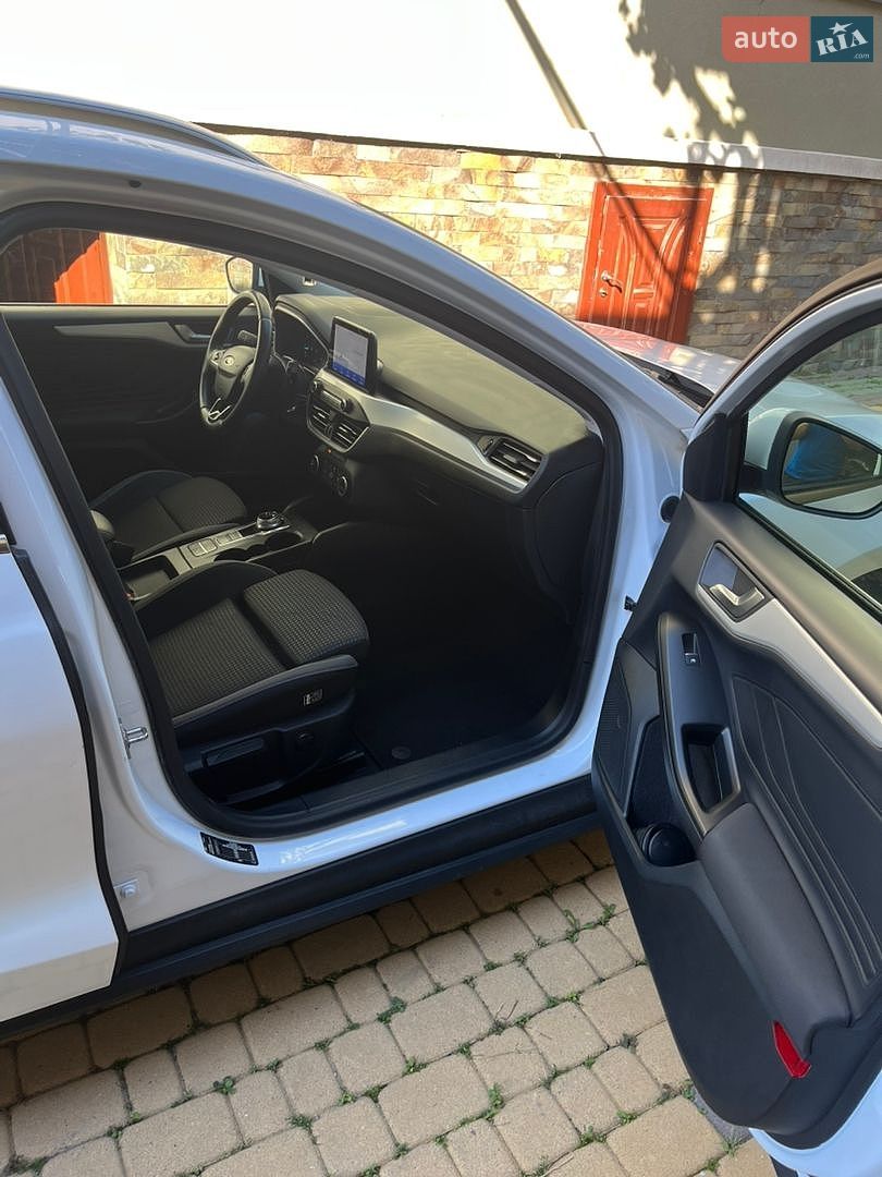 Ford Focus 2020 VIN WF0PXXGCHPLK08749 фото оголошення 6 з 17