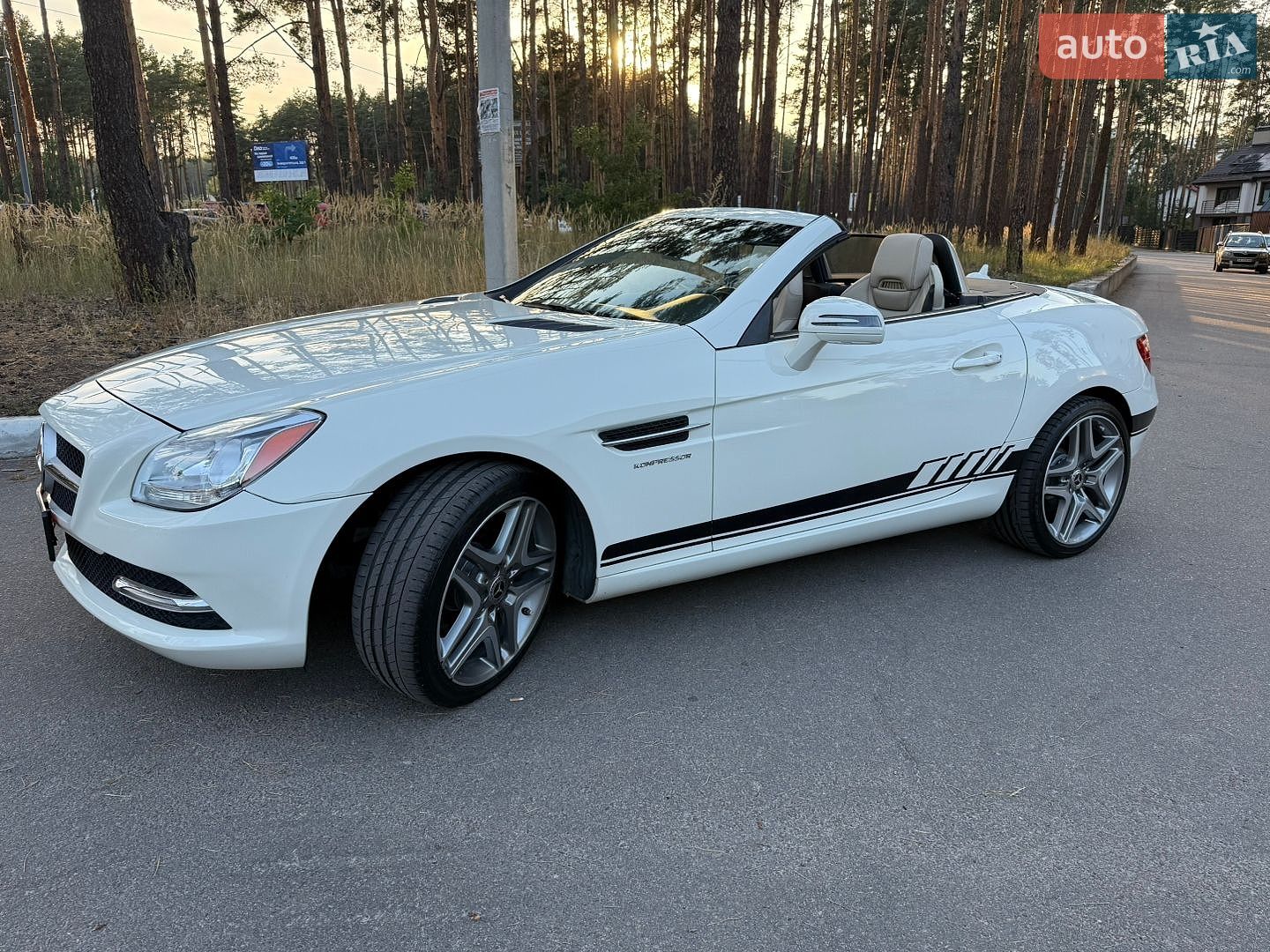 Mercedes-Benz SLK-Class 2012 VIN WDDPK4HA2DF050016 фото оголошення 5 з 35