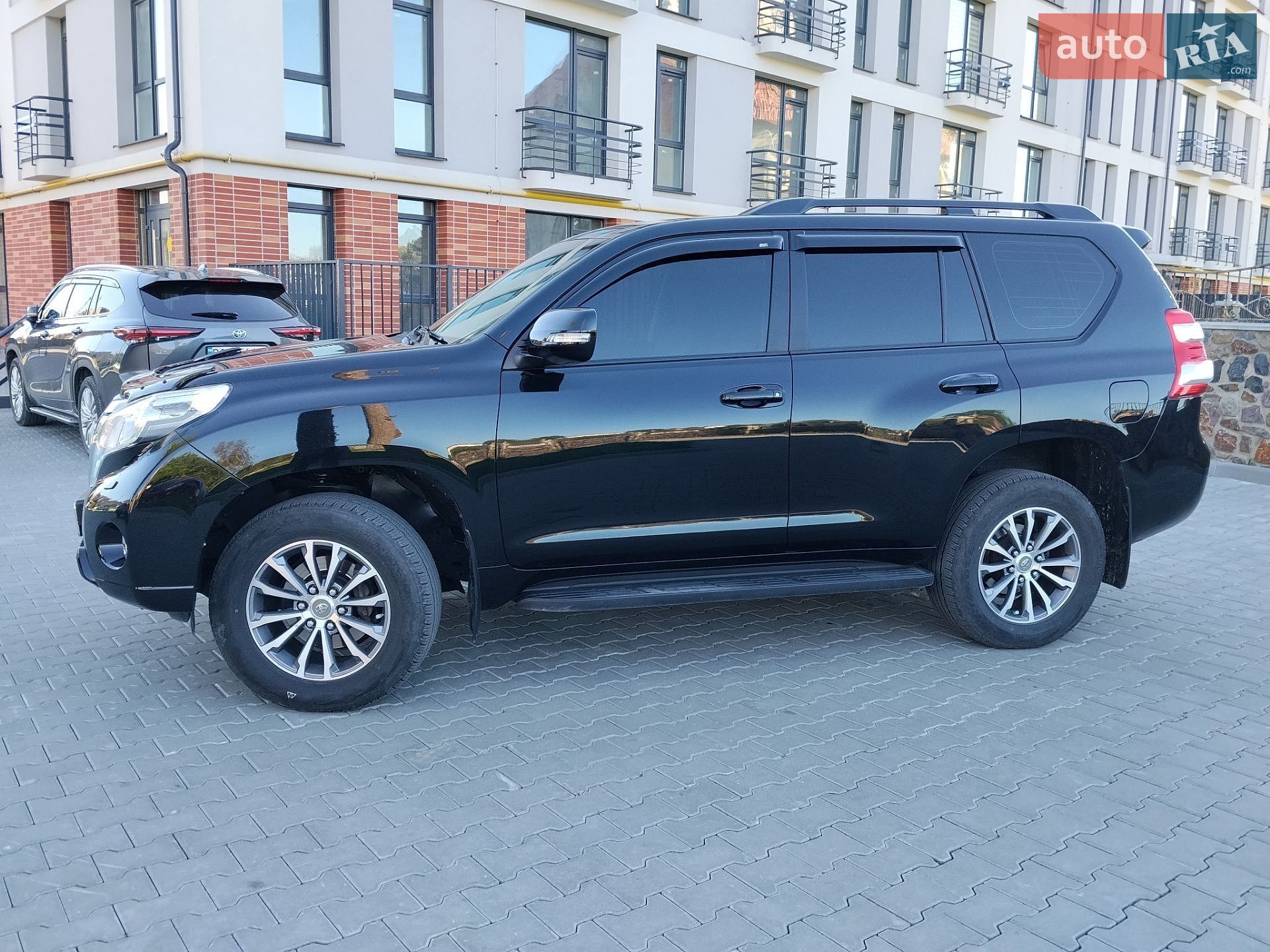 Toyota Land Cruiser Prado 2017 VIN JTEBX3FJ205104493 фото оголошення 11 з 27