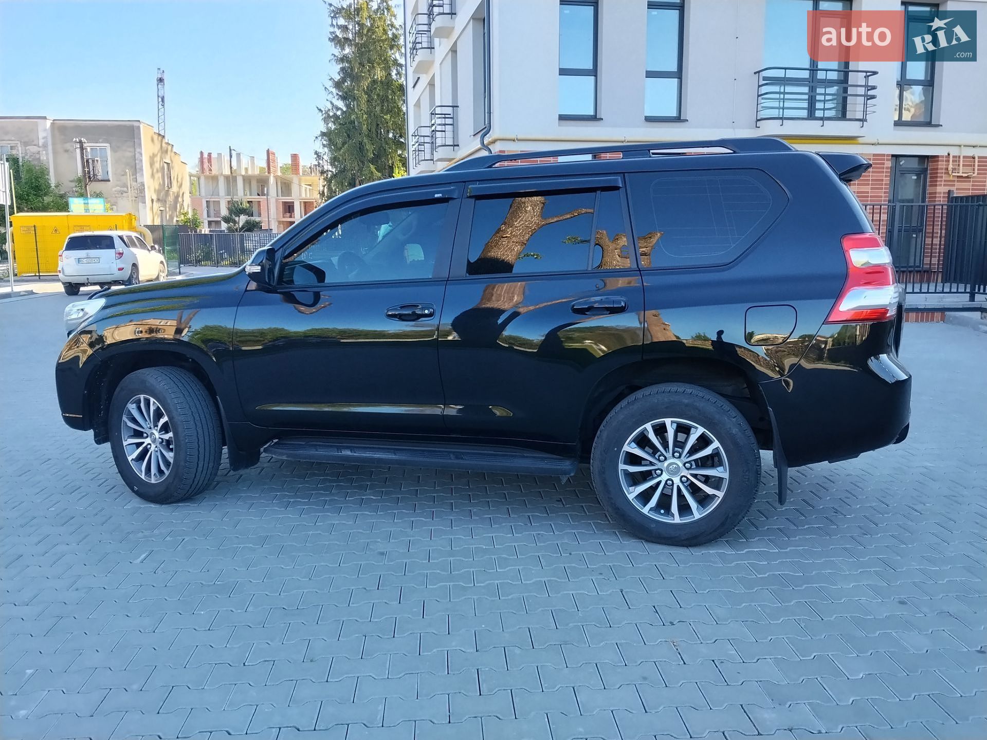 Toyota Land Cruiser Prado 2017 VIN JTEBX3FJ205104493 фото оголошення 10 з 27