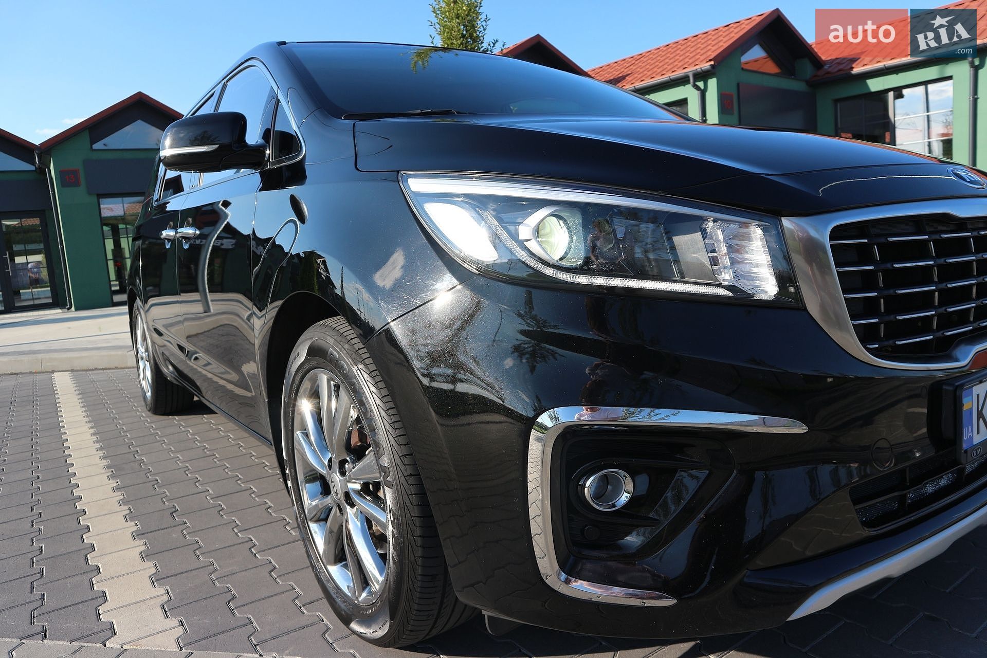 Kia Carnival 2019 VIN KNAMC81ABLS619686 фото оголошення 3 з 48