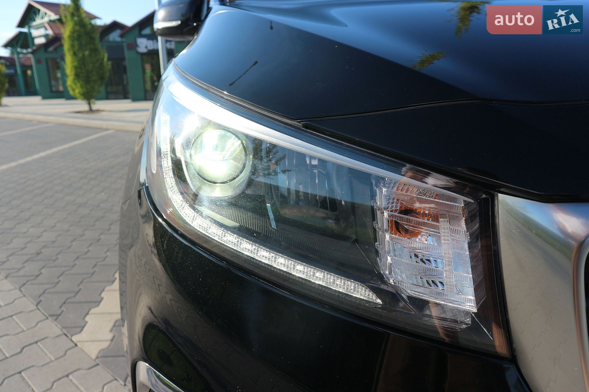 Kia Carnival 2019 VIN KNAMC81ABLS619686 фото оголошення 18 з 48