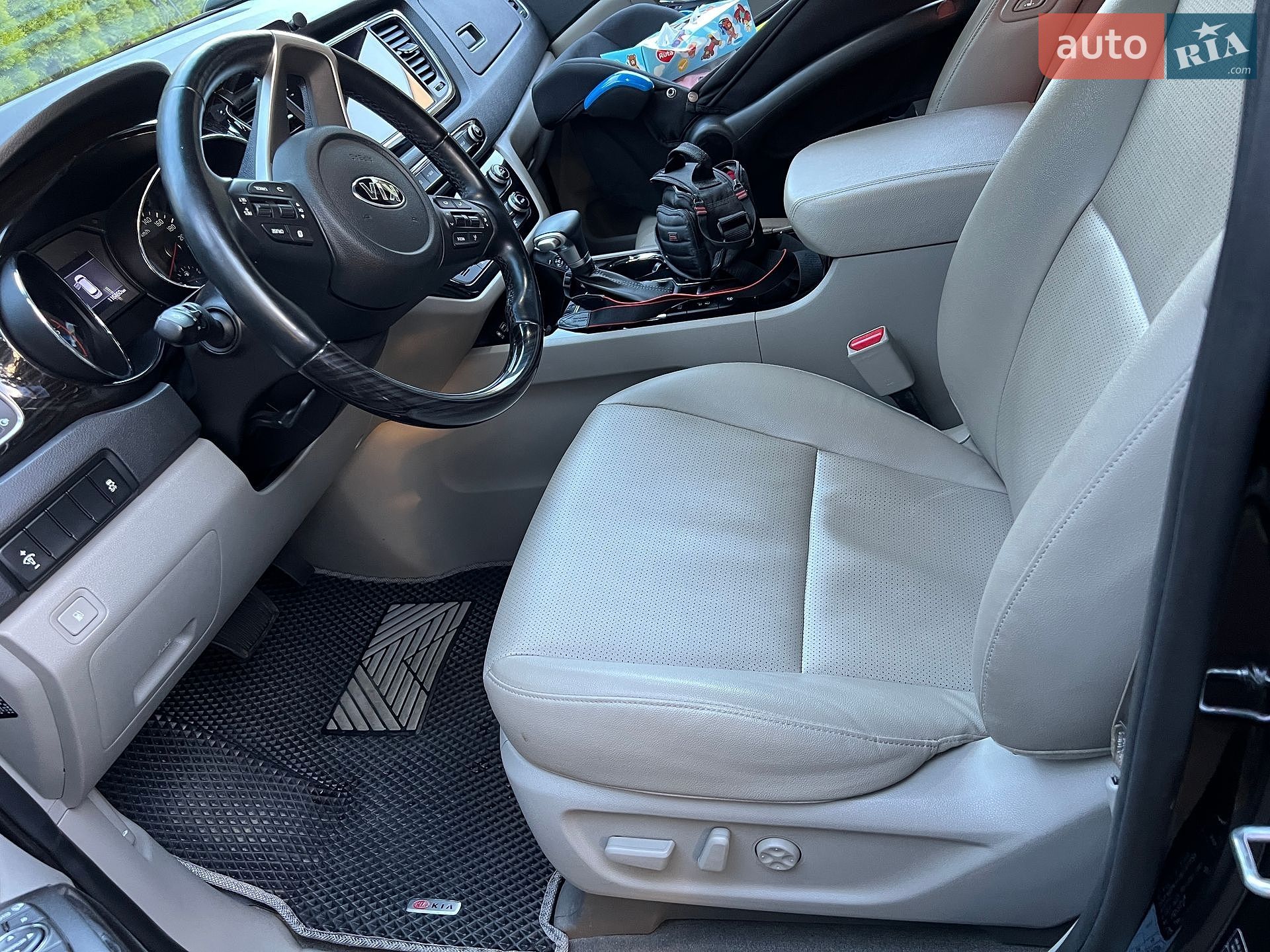 Kia Carnival 2019 VIN KNAMC81ABLS619686 фото оголошення 45 з 48