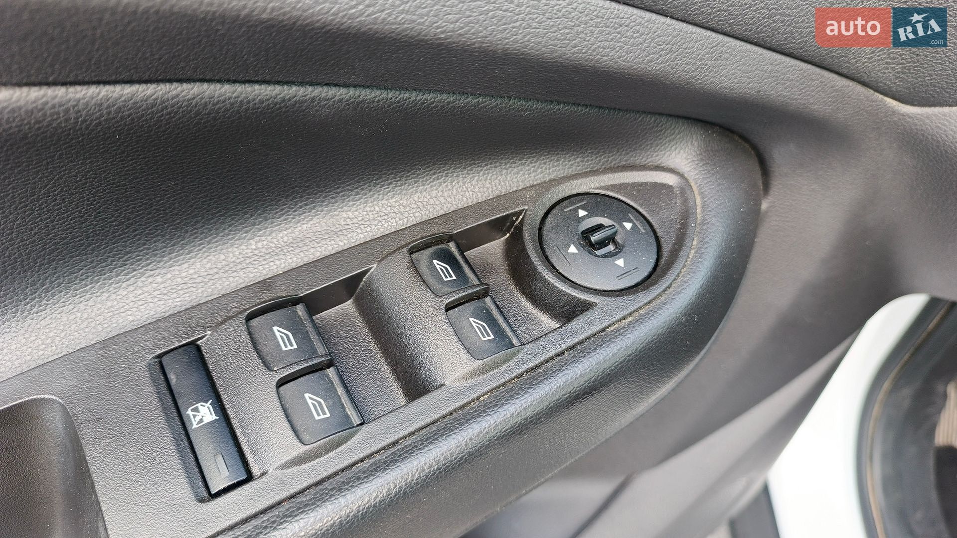 Ford Escape 2018 VIN 1FMCU0F73JUC78533 фото оголошення 12 з 20