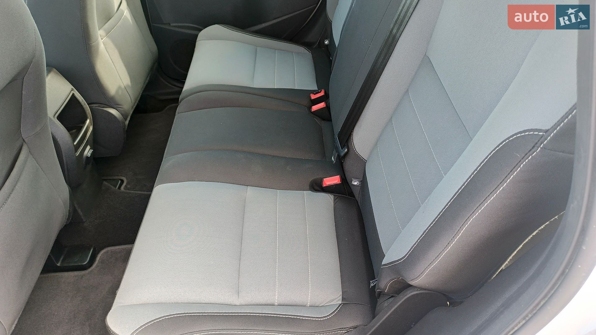 Ford Escape 2018 VIN 1FMCU0F73JUC78533 фото оголошення 13 з 20