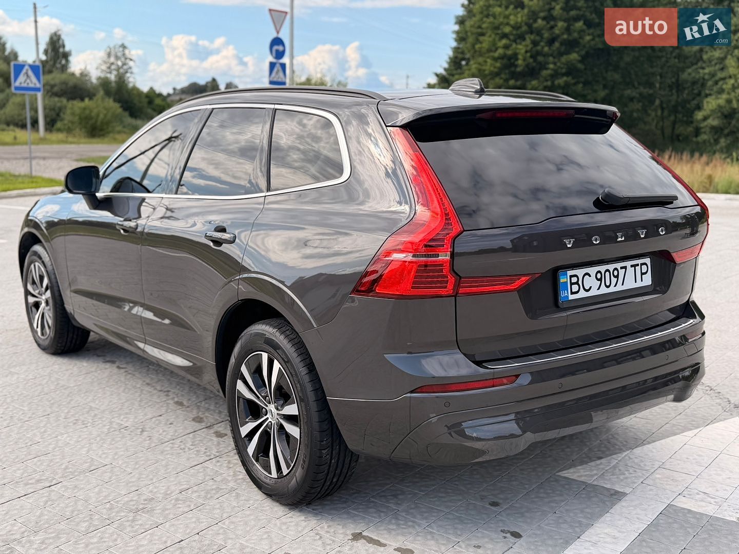 Volvo XC60 2021 VIN YV1UZK5VDN1901207 фото оголошення 13 з 27