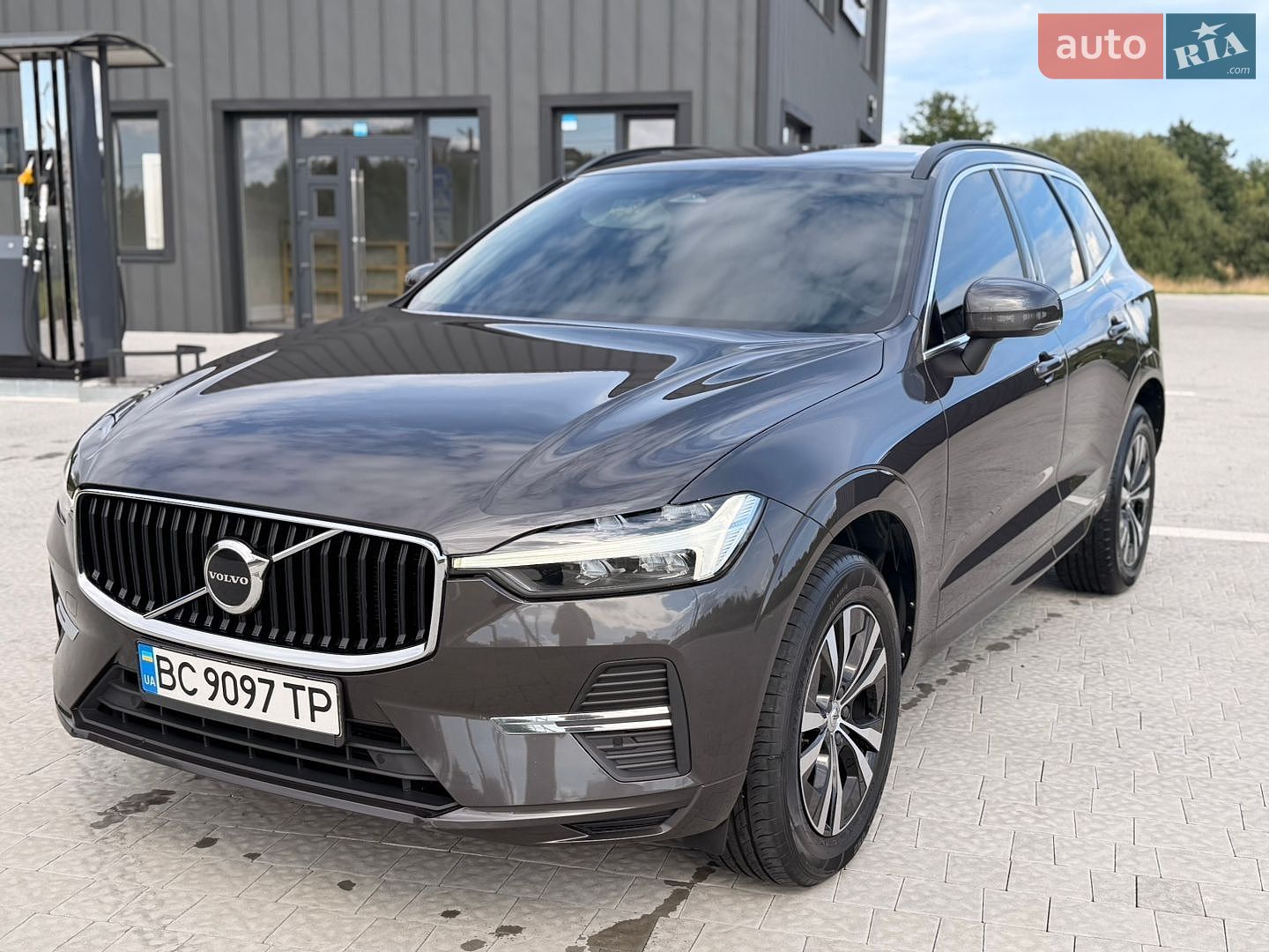Volvo XC60 2021 VIN YV1UZK5VDN1901207 фото оголошення 4 з 27
