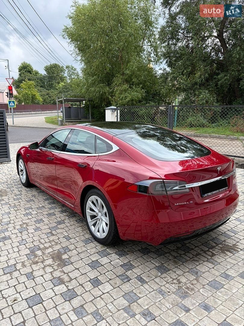 Tesla Model S 2018 VIN 5YJSA1E2XJF260074 фото оголошення 2 з 31
