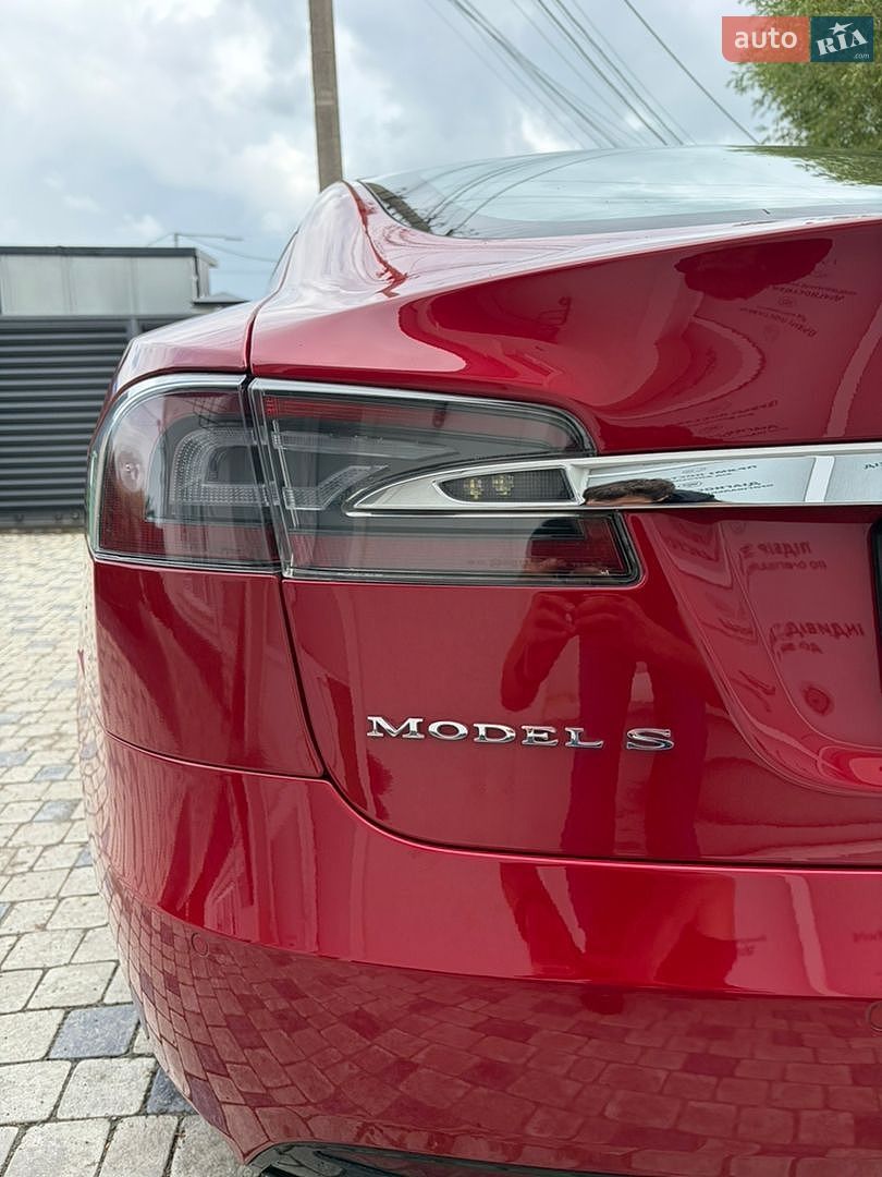 Tesla Model S 2018 VIN 5YJSA1E2XJF260074 фото оголошення 5 з 31