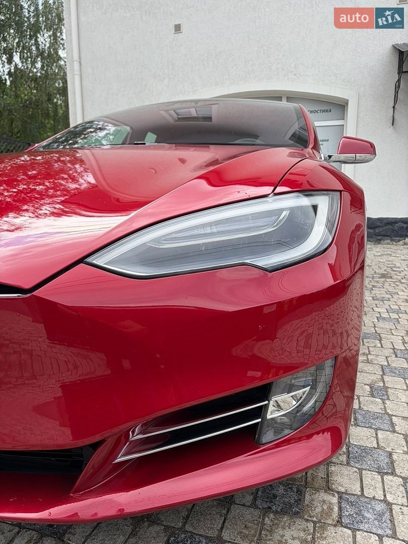 Tesla Model S 2018 VIN 5YJSA1E2XJF260074 фото оголошення 6 з 31