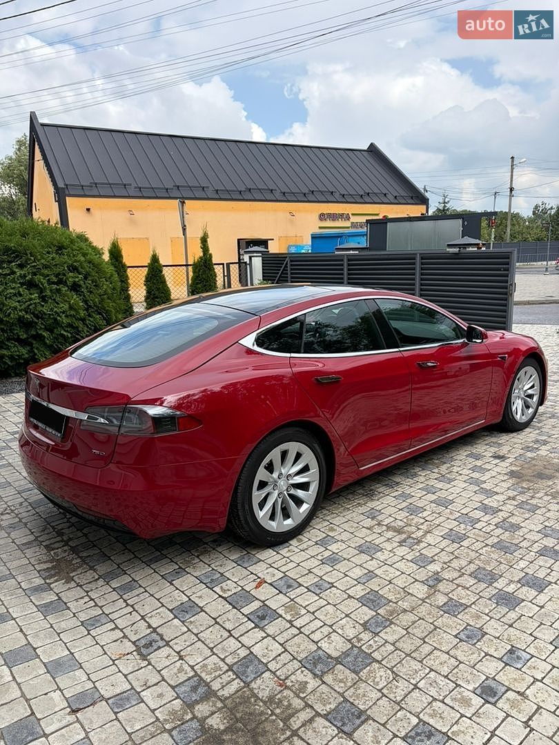 Tesla Model S 2018 VIN 5YJSA1E2XJF260074 фото оголошення 10 з 31