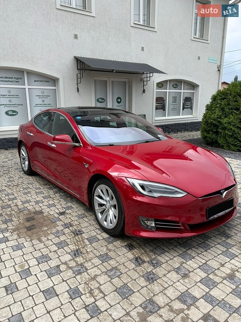 Tesla Model S 2018 VIN 5YJSA1E2XJF260074 фото оголошення 13 з 31