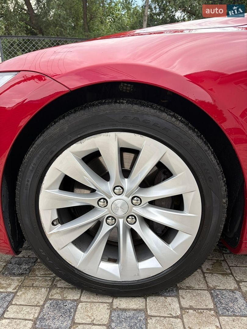 Tesla Model S 2018 VIN 5YJSA1E2XJF260074 фото оголошення 17 з 31