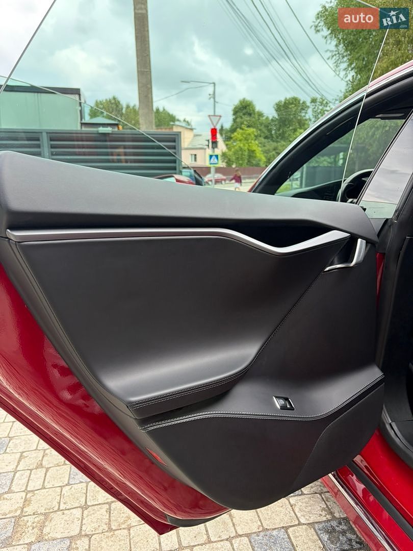 Tesla Model S 2018 VIN 5YJSA1E2XJF260074 фото оголошення 19 з 31
