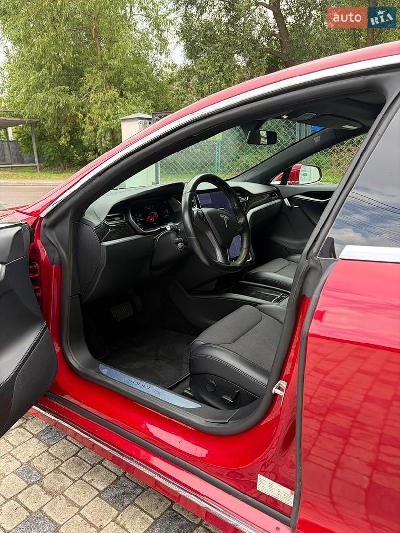 Tesla Model S 2018 VIN 5YJSA1E2XJF260074 фото оголошення 23 з 31