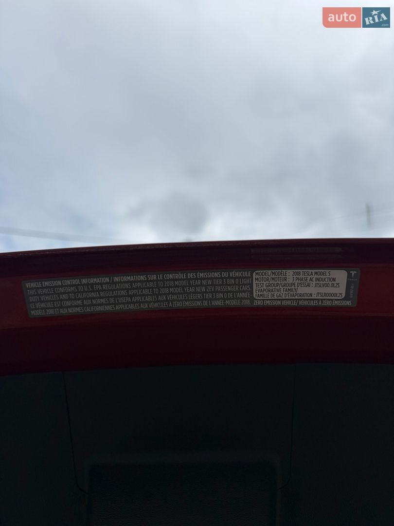 Tesla Model S 2018 VIN 5YJSA1E2XJF260074 фото оголошення 24 з 31
