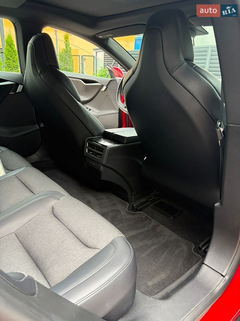 Tesla Model S 2018 VIN 5YJSA1E2XJF260074 фото оголошення 27 з 31